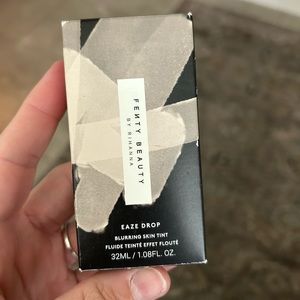 Fenty Beauty Blurring Skin Tint